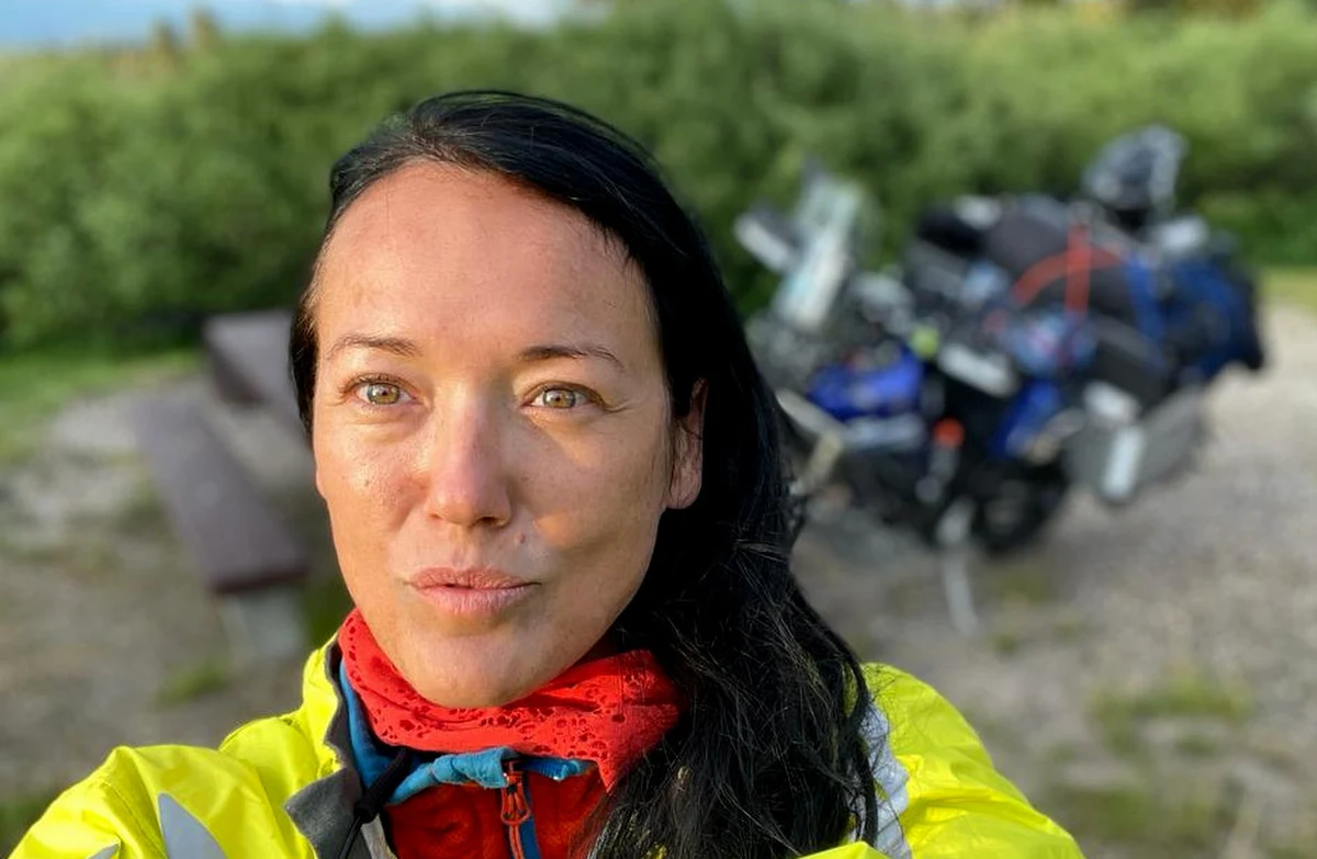 Trwa I etap podróży odważnej Polki Nataszy Caban przez obie Ameryki, w którym ma zamiar pokonać 15 krajów i przejechać 39 000 km. Za nią na razie pierwszy etap trasy przez Stany Zjednoczone, teraz podróżniczka dotarła do Kanady, do Calgary. Jak zwykle pasjonaci motocykli z Polski mieszkający w Calgary goszczą Nataszę i pomagają w dalszej podróży. 