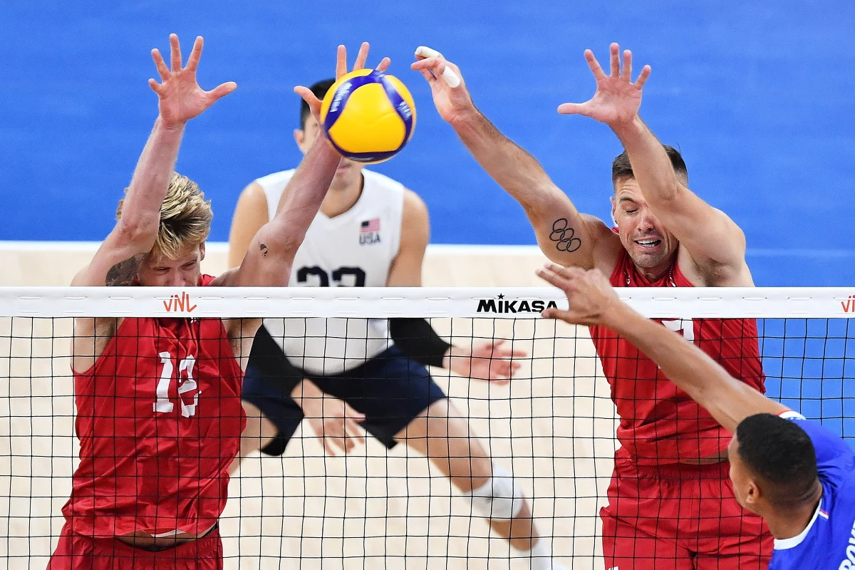 W pasjonującym ćwierćfinale w Gdańsku siatkarze USA pokonali Francję 3:2 (25:21, 25:18, 17:25, 24:26, 15:9) i zameldowali się w najlepszej czwórce Ligi Narodów. W czwartek do akcji wkroczą Biało-Czerwoni.
