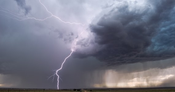 ​Ostrzeżenie przed burzami z gradem dla większej części woj. śląskiego wydało Biuro Prognoz Meteorologicznych w Krakowie IMGW - PIB. Burze z opadami deszczu, wiatrem i miejscami gradem mogą pojawić się w czwartek przed południem i trwać do wieczora.