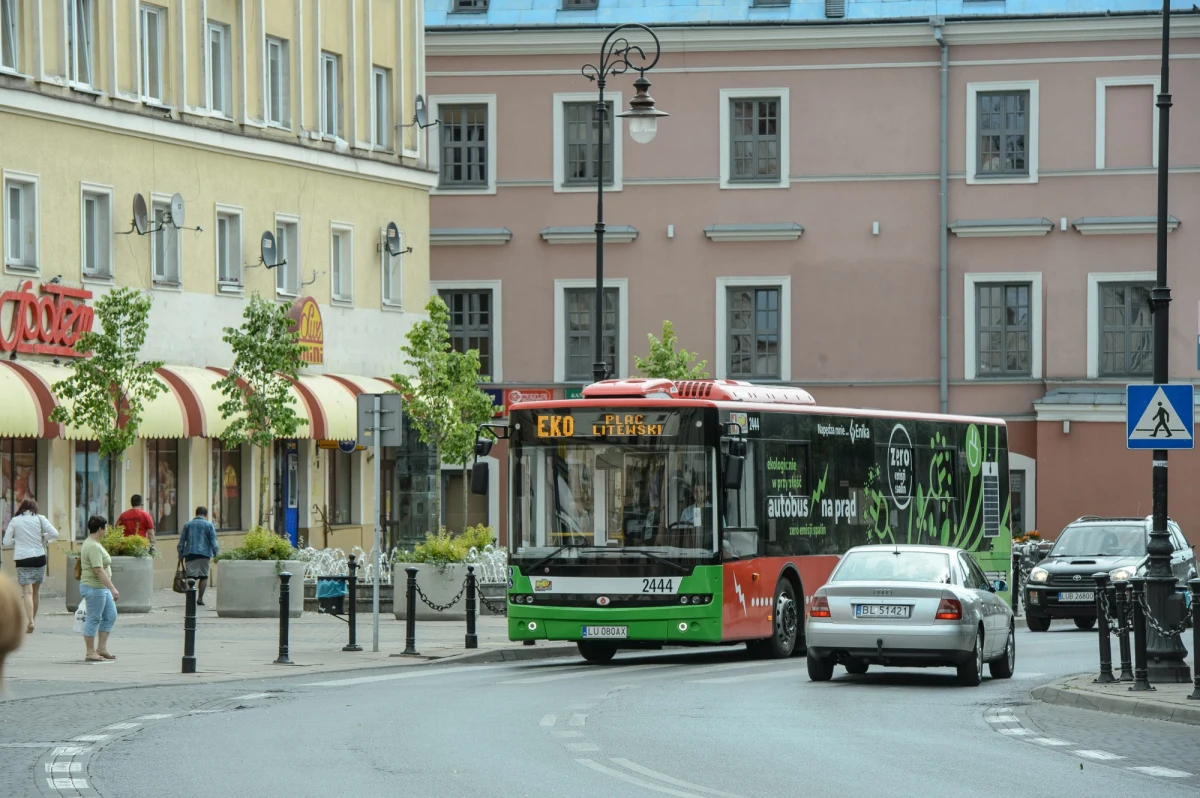 O 30 milionów złotych zasobniejsza byłaby kasa Zarządu Transportu Miejskiego w Lublinie, gdyby wszyscy dłużnicy zapłacili należne mandaty za jazdę na gapę. Złapani na jeździe bez biletu notorycznie unikają płacenia, a niektórzy z nich winni są wręcz zawrotne sumy.