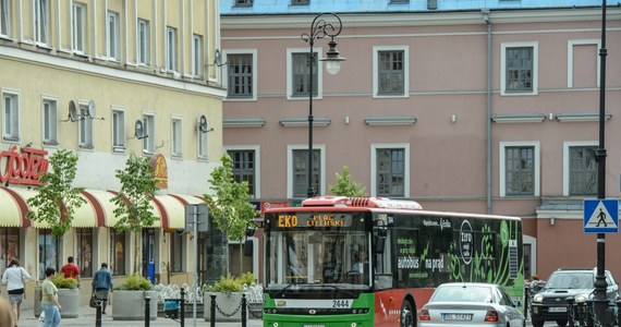 O 30 milionów złotych zasobniejsza byłaby kasa Zarządu Transportu Miejskiego w Lublinie, gdyby wszyscy dłużnicy zapłacili należne mandaty za jazdę na gapę. Złapani na jeździe bez biletu notorycznie unikają płacenia, a niektórzy z nich winni są wręcz zawrotne sumy.