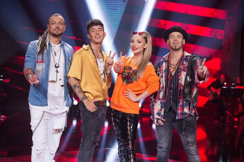 Wszystko wskazuje na to, że "The Voice Kids" czekają rewolucyjne zmiany. Z programem pożegnał się nie tylko Dawid Kwiatkowski, ale również zupełnie niespodziewanie z show TVP rozstaje się Cleo. Nieoficjalnie wiadomo już, kto pojawi się w czerwonych fotelach w najbliższej edycji.