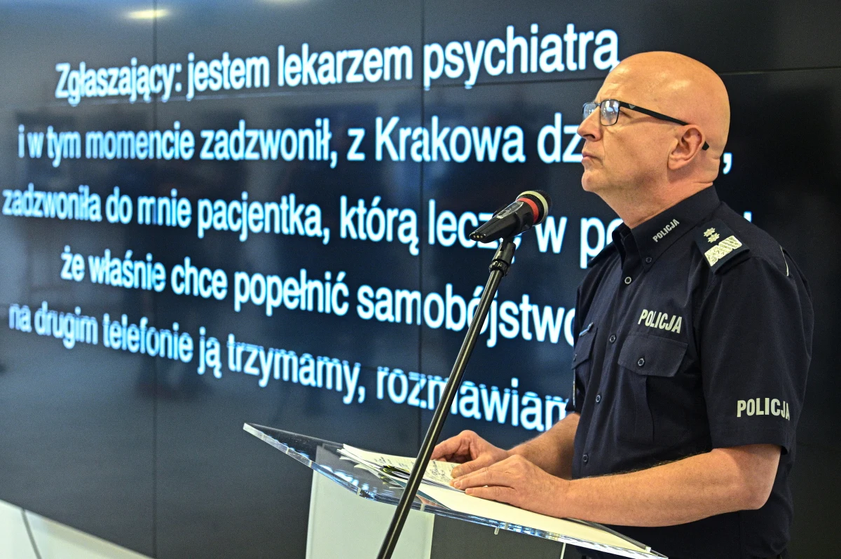Pani Joanna ani przez moment nie była osobą zatrzymaną - podkreślił na konferencji prasowej Komendant Główny Policji, gen. insp. Jarosław Szymczyk, informując o sprawie kobiety, która trafiła na SOR w Krakowie. Tłumaczył przyczyny i okoliczności zatrzymania jej telefonu i laptopa. Na konferencji ujawniono nagrania w tej sprawie.