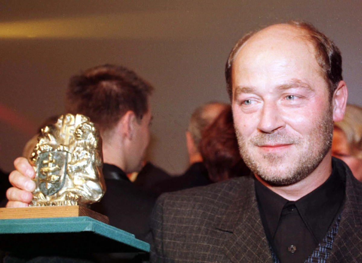 Premierowy pokaz filmu "Historia kina w Popielawach" po cyfrowej rekonstrukcji odbędzie się dziś (20 lipca) o 17.00 w Muzeum Kinematografii w Łodzi. Spotkanie Dyskusyjnego Klubu Filmowego będzie wyjątkowe także dlatego, że przed projekcją będzie można porozmawiać z reżyserem obrazu - Janem Jakubem Kolskim.