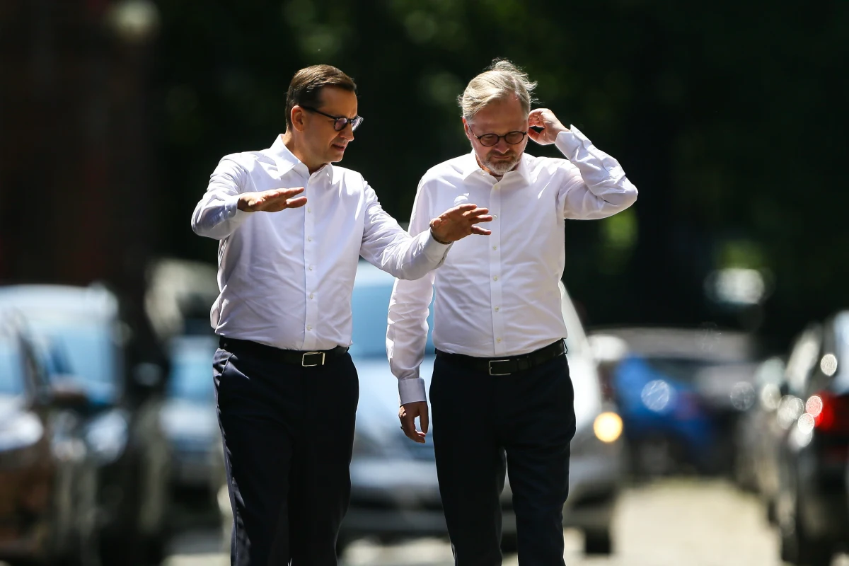 W czwartek w Katowicach odbyły się polsko-czeskie konsultacje międzyrządowe pod przewodnictwem premierów Mateusza Morawieckiego i Petra Fiali. "Jesteśmy przekonani, że nasz głos będzie wspólnie przedstawiany w Europie, i że będziemy dzięki temu słyszani i słuchani" - stwierdził szef polskiego rządu. "Nadajemy na tej samej fali" - ocenił.  
