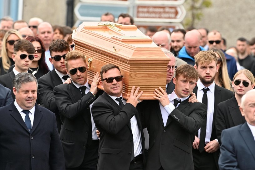 15 lipca w wypadku samochodowym zginął najstarszy brat Ronana Keatinga. Pięć dni później w katedrze w irlandzkim Louisbourghu odbył się pogrzeb Ciarana Keatinga. Podczas uroczystości lider zespołu Boyzone najpierw niósł trumnę swojego brata, a później zaśpiewał balladę na jego cześć.