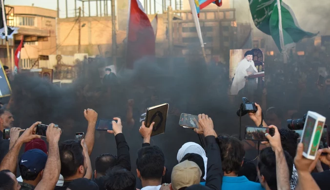 Irak: Zamieszki po spaleniu Koranu. Tłum szturmował dzielnicę Bagdadu