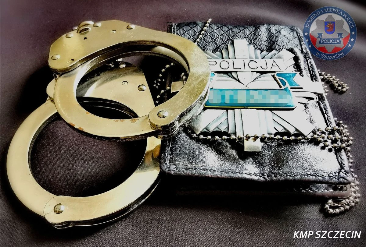 Dwaj mieszkańcy Szczecina, za którymi wydano listy gończe, zostali zatrzymani przez policjantów na służbie. Jeden z zatrzymanych trafił do aresztu, drugi skorzystał z możliwości wpłacenia kaucji.