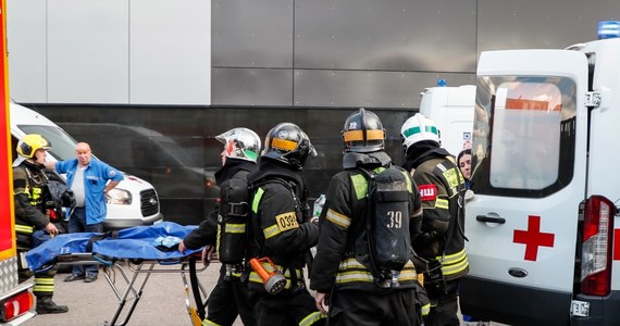 Kilkadziesiąt ofiar, w tym co najmniej cztery śmiertelne, to skutek wybuchu, do którego doszło w centrum handlowym w Moskwie. Około 20 osób zostało uwięzionych w budynku.