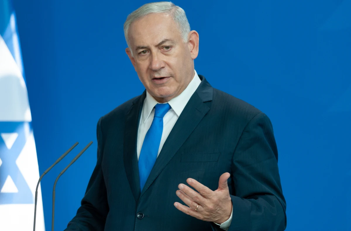 Premier Izraela Benjamin Netanjahu przeszedł minionej nocy pomyślnie zabieg wszczepienia rozrusznika serca - poinformowali lekarze i kancelaria szefa rządu. Oczekuje się, że jeszcze dziś opuści on klinikę i powróci do normalnych zajęć.