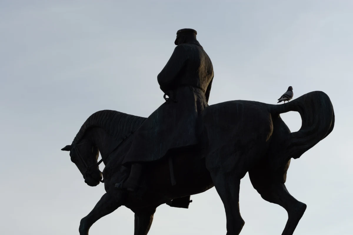 Wielka ucieczka Piłsudskiego - taki niecodzienny, bezpłatny pokój zagadek powstanie w Muzeum Tradycji Niepodległościowych w Łodzi. To jedna z niebanalnych propozycji dla łodzian i turystów na 600. urodziny miasta. Zapisy ruszają dziś (24 lipca) o g. 12.00.