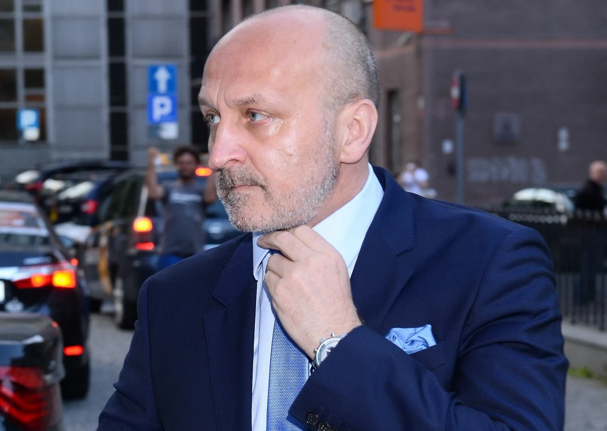 Kazimierz Marcinkiewicz usłyszał wyrok za uchylanie się od obowiązku alimentacyjnego na rzecz byłej żony. Były premier został skazany wyrokiem nakazowym na 4 tys. zł grzywny. 