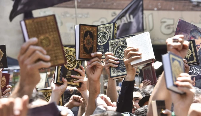 W Kopenhadze podpalono Koran. Minister mówi o "akcie głupoty"