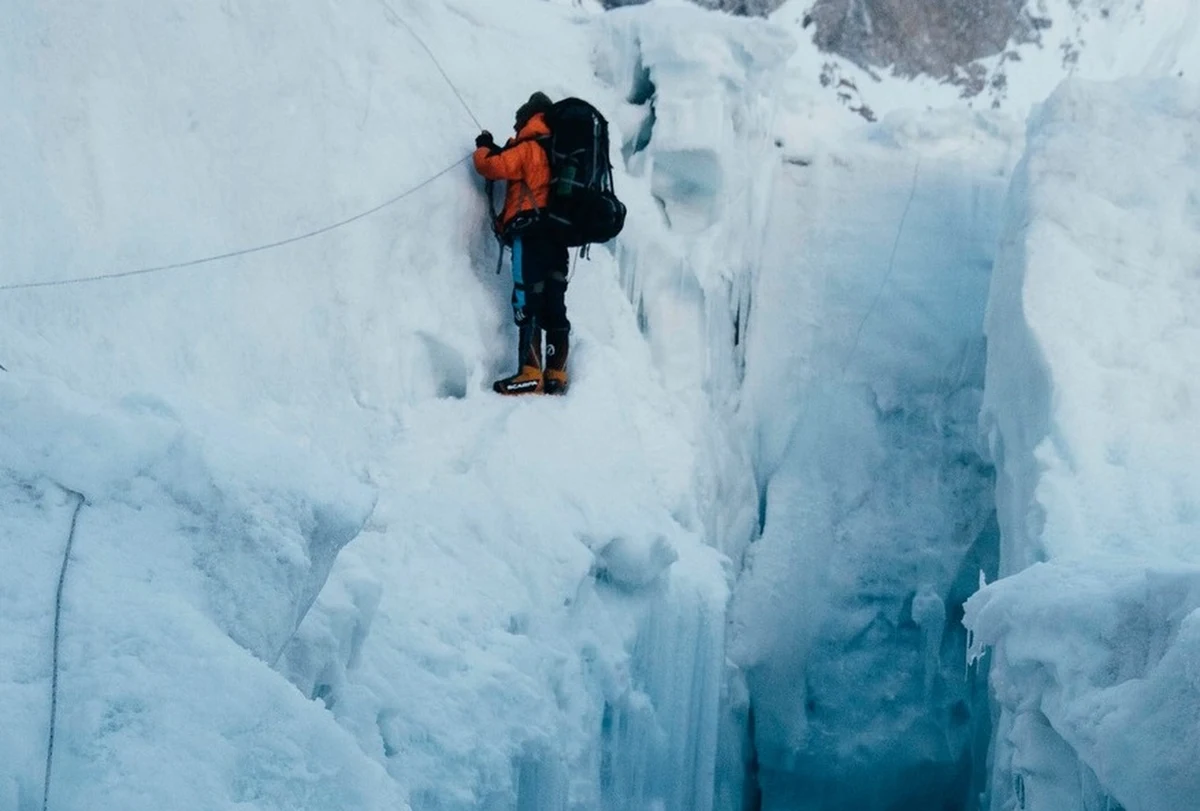 Andrzej Bargiel, nasz himalaista, który w minioną środę wszedł na Gaszerbrum II i zjechał z niego na nartach, już dzisiaj wyrusza na kolejny ośmiotysięcznik - sąsiedni Gaszerbrum I.