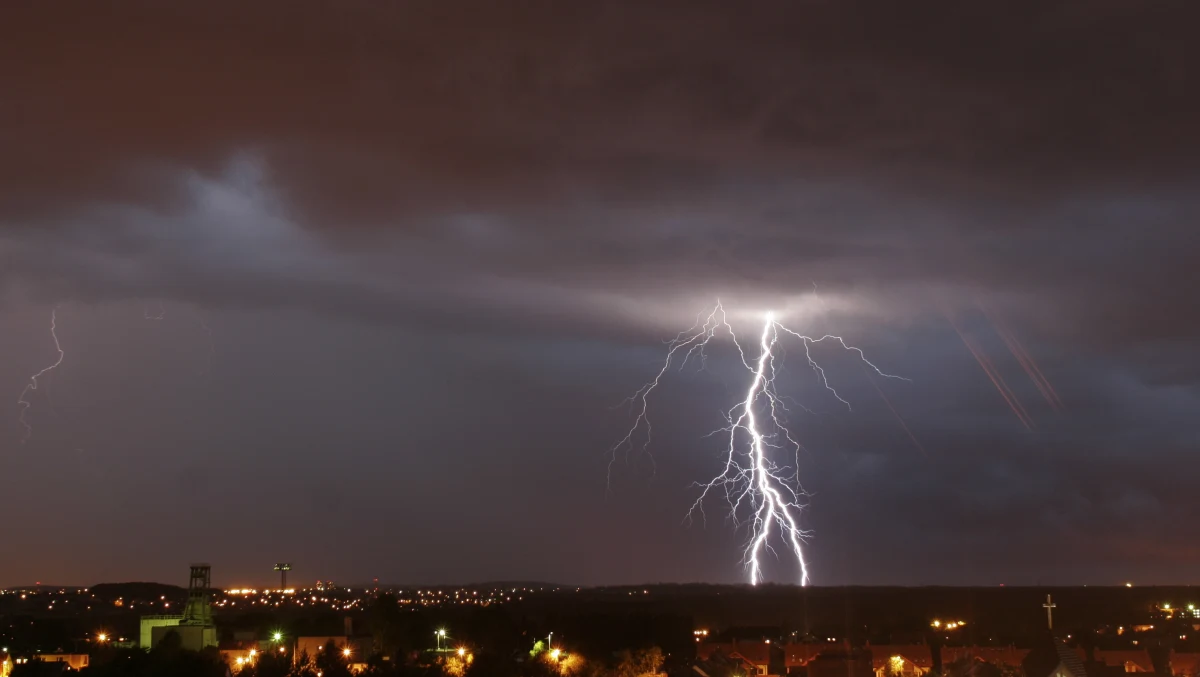 Prawie 300 razy interweniowali wczoraj strażacy w Śląskiem w związku z burzami przechodzącymi przez region. Większość akcji prowadzono po południu i wieczorem. W nocy sytuacja się ustabilizowała.