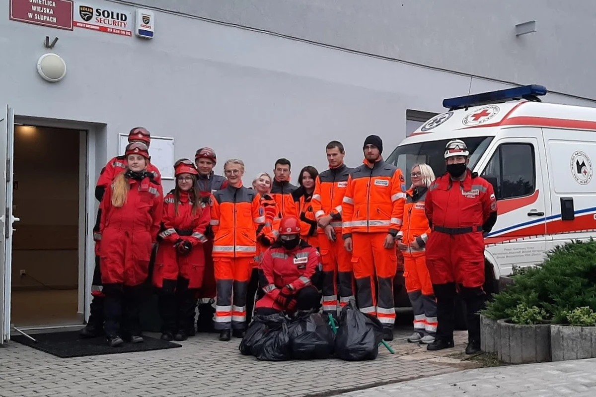 Od kilkunastu lat Grupa Ratownictwa Polskiego Czerwonego Krzyża z Olsztyna pomaga różnym służbom w poszukiwaniach zaginionych osób. Wolontariusze potrzebują jednak pomocy, aby zakupić specjalistycznego drona, który poradzi sobie nawet po zmroku. W Internecie trwa zbiórka pieniędzy, która zakończy się we wrześniu. Mimo, że środki można wpłacać od kwietnia, nie uzyskano nawet połowy wymaganej kwoty.