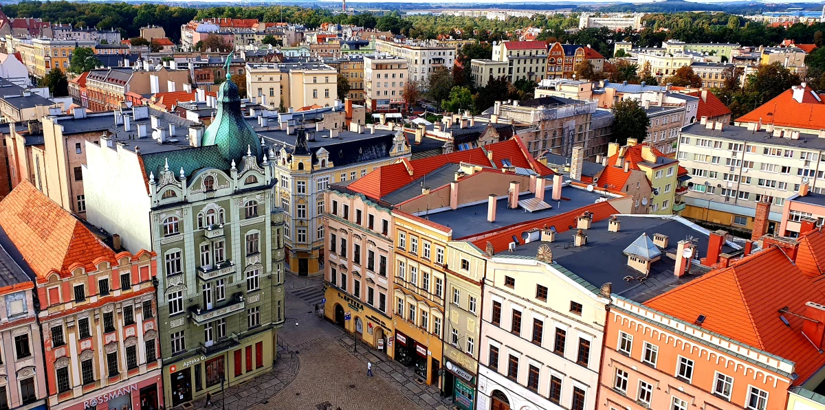 W Świdnicy na Dolnym Śląsku ruszył dziś proces dotyczący zanieczyszczania powietrza przez jeden z lokalnych zakładów produkcyjnych. Według prokuratury - wydostawały się z niego substancje zagrażające zdrowiu mieszkańców.

