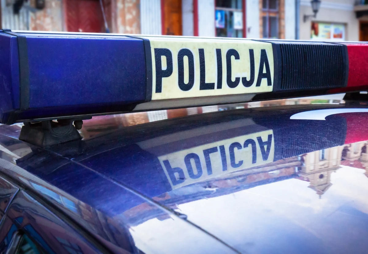 O znalezieniu dwóch ciał przez domownika, który wrócił do miejsca zamieszkania w Kobylnicy poinformowała we wtorek wieczorem słupska policja. Nieoficjalnie to zwłoki kobiety i jej 8-letniego syna.