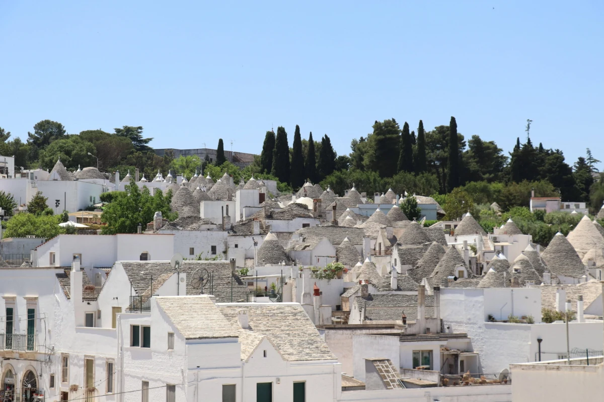 W dwóch włoskich miastach: Bari w Apulii i w Katanii na Sycylii obowiązuje w środę najwyższy stopień alarmu z powodu upałów, wprowadzony przez ministerstwo zdrowia. W ciągu ostatnich kilku tygodni czerwony alert ogłaszano codziennie dla kilkunastu miejscowości. 