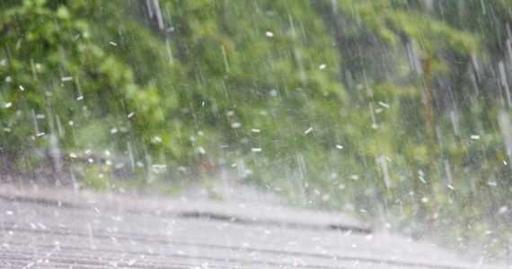 Instytut Meteorologii i Gospodarki Wodnej wydał w środę ostrzeżenia drugiego i pierwszego stopnia przed silnym deszczem z burzami dla całego województwa lubelskiego. W związku z ulewami, które przechodziły przez region ostatniej doby strażacy interweniowali 43 razy.