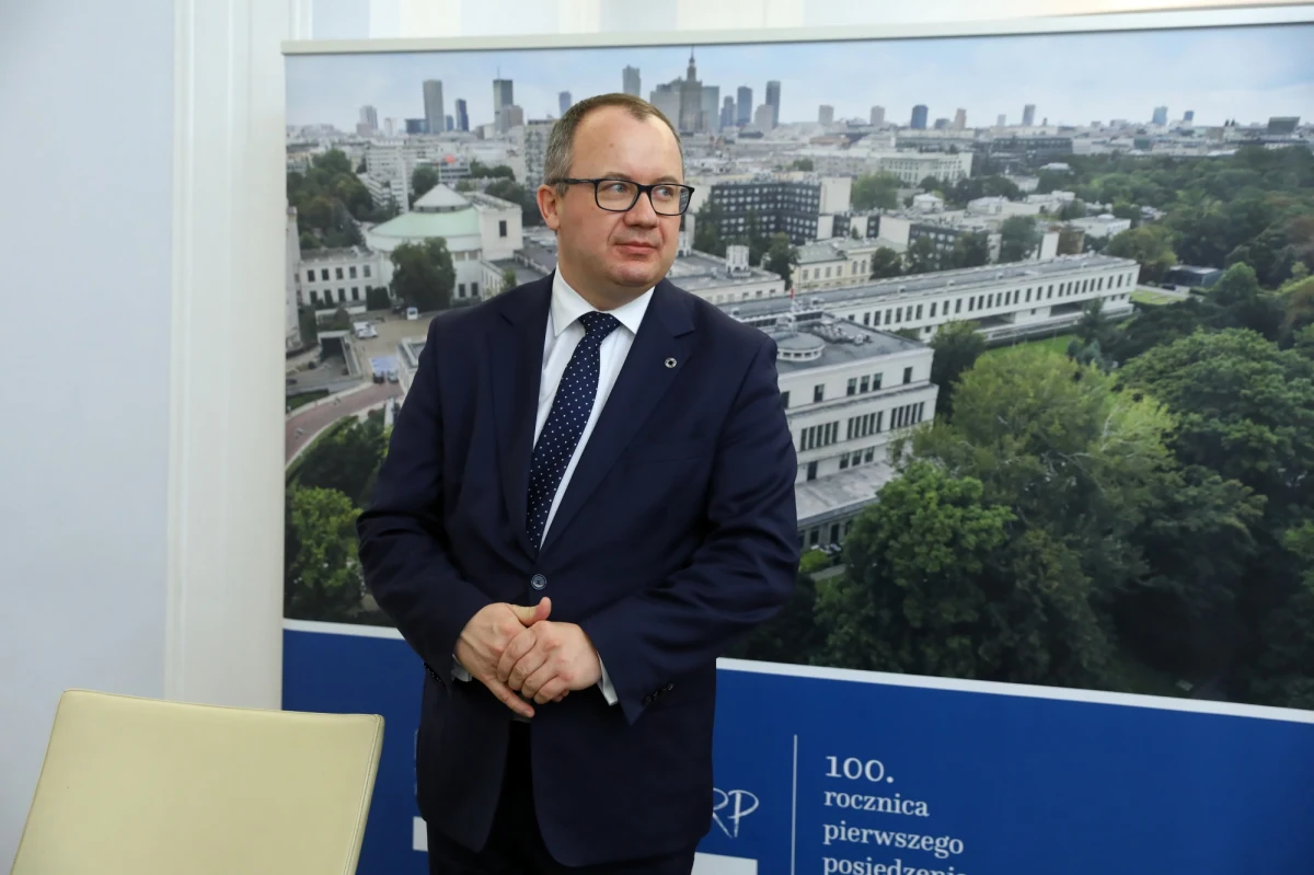 Spór o kandydata z warszawskiego Wilanowa wstrzymuje ostateczne porozumienie opozycji w sprawie senackiego paktu. Jak nieoficjalnie dowiedział się dziennikarz RMF FM, Polska 2050 Szymona Hołowni nie zgadza się, by z okręgu startował Adam Bodnar, i proponuje swojego kandydata. Według ustaleń RMF FM miałby nim być Jakub Wygnański, także społecznik, prezes zarządu Fundacji Stocznia. 