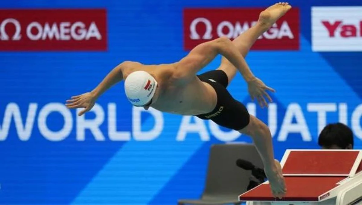 Krzysztof Chmielewski zdobył srebrny medal w wyścigu na 200 m stylem motylkowym podczas pływackich mistrzostw świata w japońskiej Fukuoce. Triumfował Francuz Leon Marchand. To największy sukces w karierze młodego Polaka.