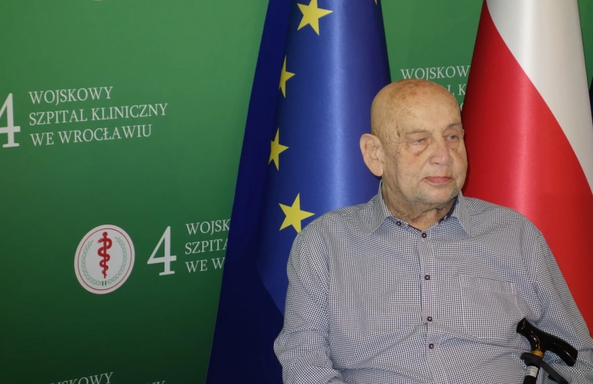 Unikatowy zabieg wykonali lekarze z 4. Wojskowego Szpitala Klinicznego we Wrocławiu. Pacjent czuje się świetnie, choć żyje z wszczepionymi dwoma urządzeniami regulującymi pracę serca - podkreśla szpital w opublikowanym komunikacie. Placówka zaznacza też, że to jeden z nielicznych tego typu zabiegów w Polsce.