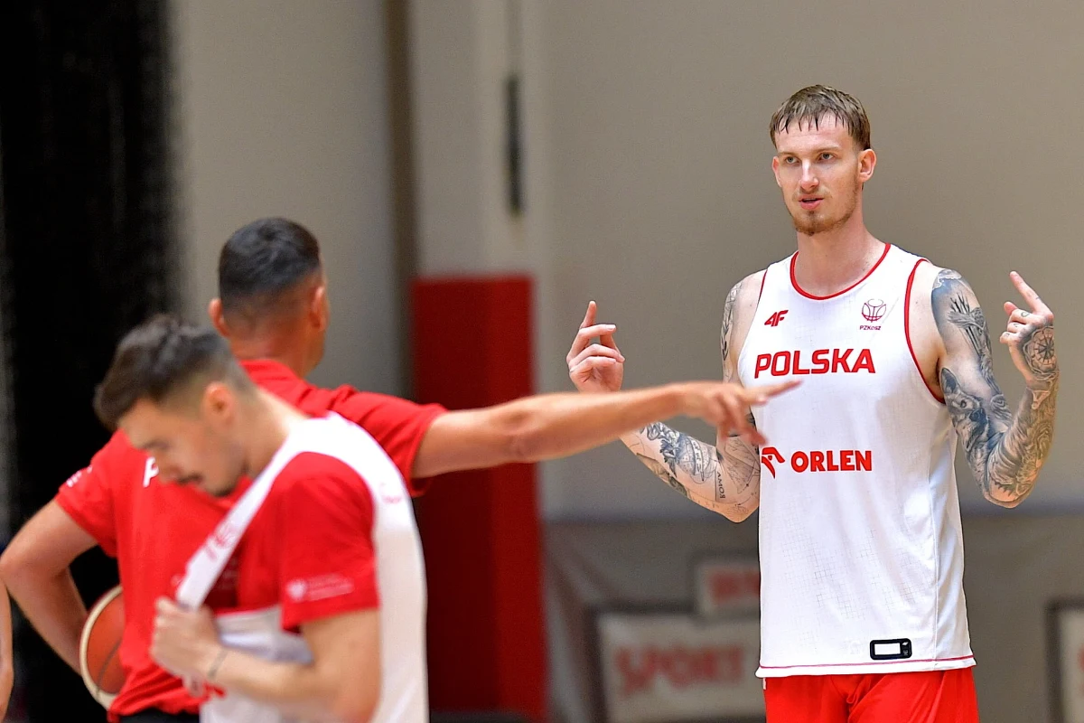 ​Środkowy reprezentacji Polski koszykarzy, 22-letni Aleksander Balcerowski, występujący dotychczas w hiszpańskim Dreamland Gran Canaria, od nowego sezonu będzie zawodnikiem Panathinaikosu Ateny - poinformowały greckie media. Sam zawodnik nie wypowiada się w tej sprawie.