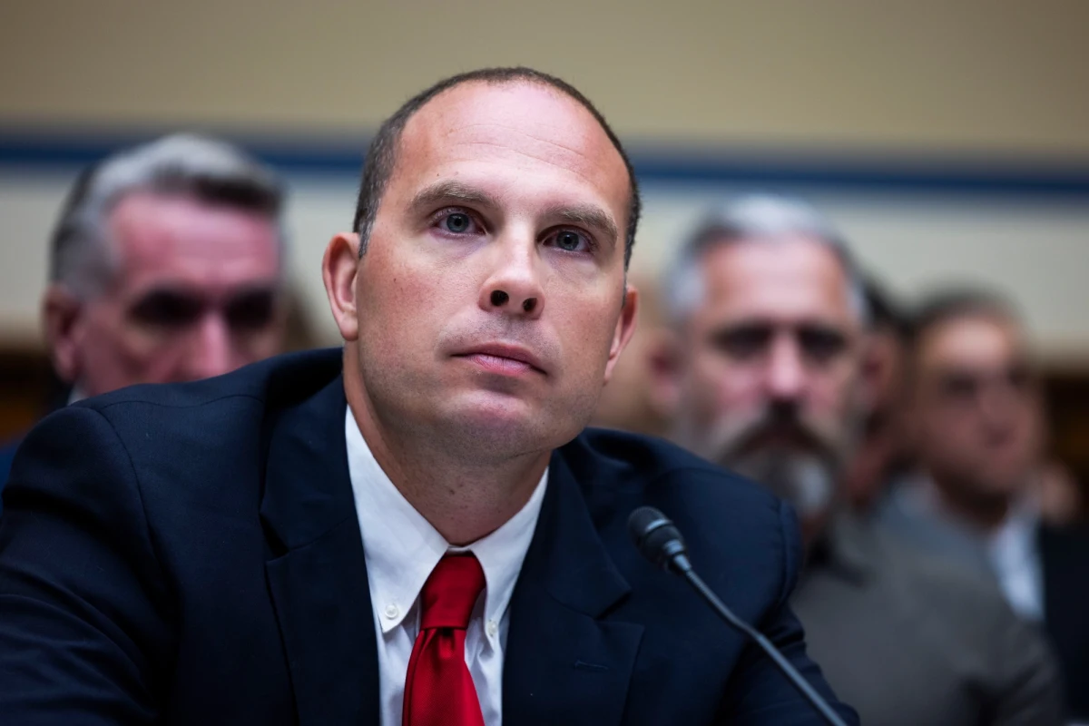 "To z pewnością było historyczne wysłuchanie" – stwierdził republikański senator Tim Burchett po tym, co usłyszał na temat UFO w Kongresie. Były oficer wywiadu i członek zespołu Pentagonu ds. UFO (AARO) David Grusch zeznał, że USA są w posiadaniu technologii pozaziemskiej i że władze od dekad ukrywają ten fakt. O swoich doświadczeniach z obiektami zdającymi się przeczyć prawom fizyki opowiadali też byli piloci sił powietrznych.