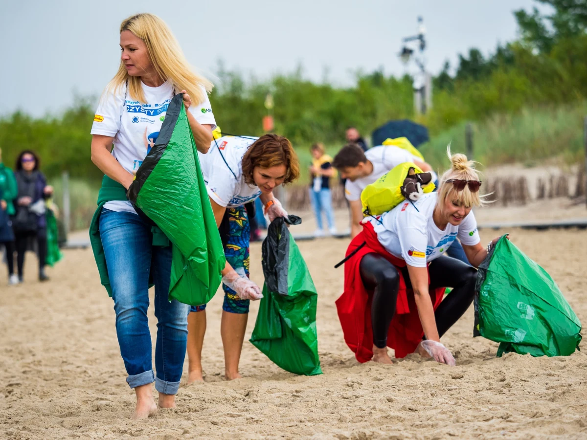 W sobotę 19 sierpnia odbędzie się trzecia edycja projektu ekologicznego Czysty Bałtyk. Poprzednie dwie akcje wielkiego sprzątania wybrzeża naszego morza odbywały się w Trójmieście i na Półwyspie Helskim. Tym razem wydarzenie zaplanowano w Świnoujściu. Stowarzyszenie Czysta Polska i jego wolontariusze nieustannie szukają nowych regionów kraju, by zaszczepiać w nich ideę odpowiedzialności i dbałości o środowisko naturalne. 