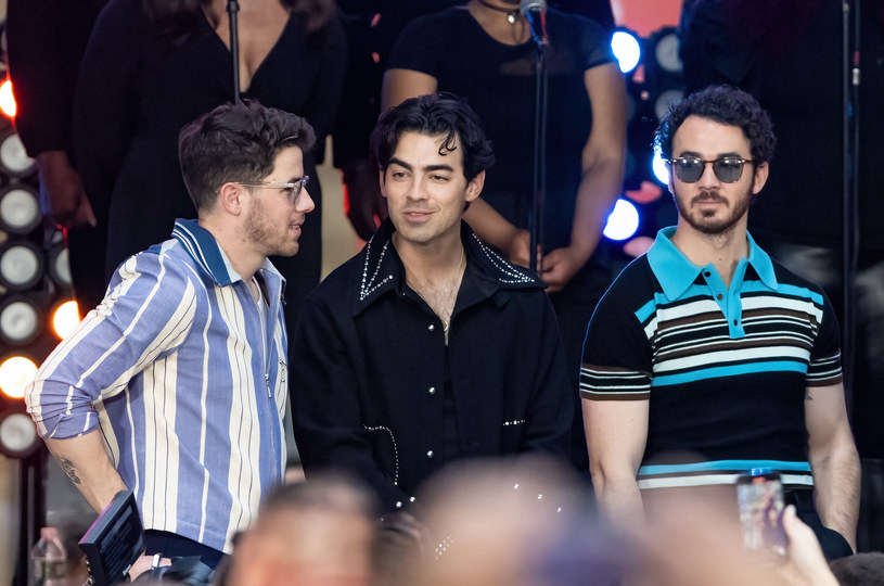 Popularna rodzinna grupa Jonas Brothers w ramach trasy "The Tour" po raz pierwszy zaprezentuje się w Polsce. Koncert odbędzie się 30 maja 2024 r. w Tauron Arenie Kraków.