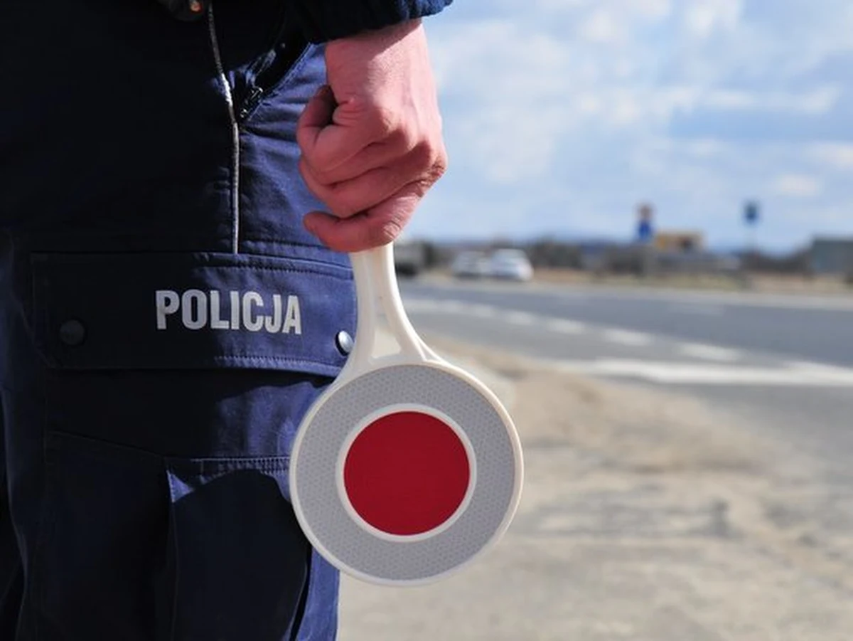 Do policjantów z Tarnobrzega zgłosił się mężczyzna, który przyznał, że jest pijany. Jako że jechał na rowerze a czuł się znużony, poprosił funkcjonariuszy o podwiezienie.