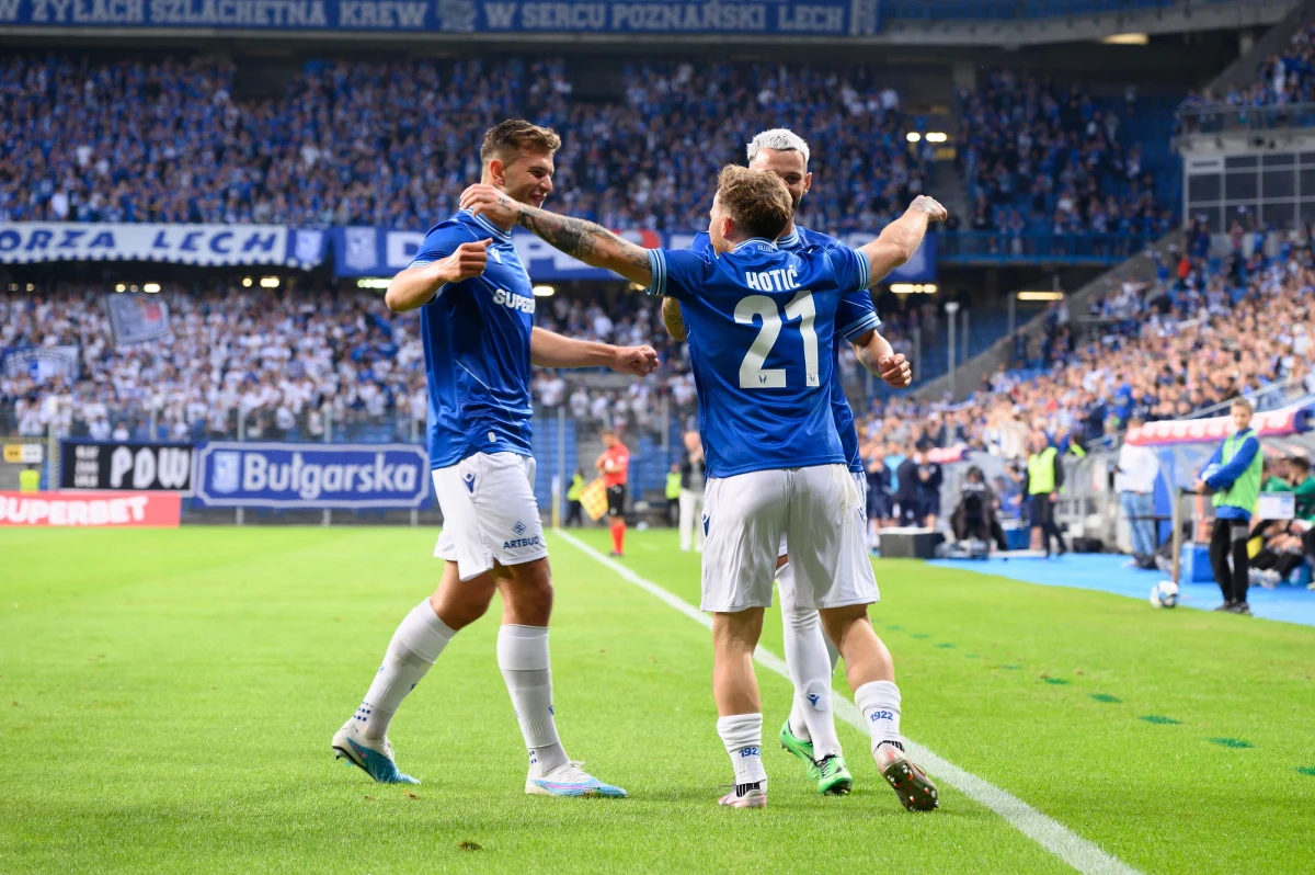 Druga kolejka ekstraklasy bez meczów Legii Warszawa i Rakowa Częstochowa. Dwa zespoły walczące w europejskich pucharach poprosiły o przeniesienie spotkań. Od gry według terminarza nie uchyliły się Lech Poznań i Pogoń Szczecin, które w ten weekend zobaczymy na naszych boiskach. Zmagania w ekstraklasie rozpoczniemy jednak od pojedynku beniaminków. Ruch Chorzów podejmie ŁKS Łódź.