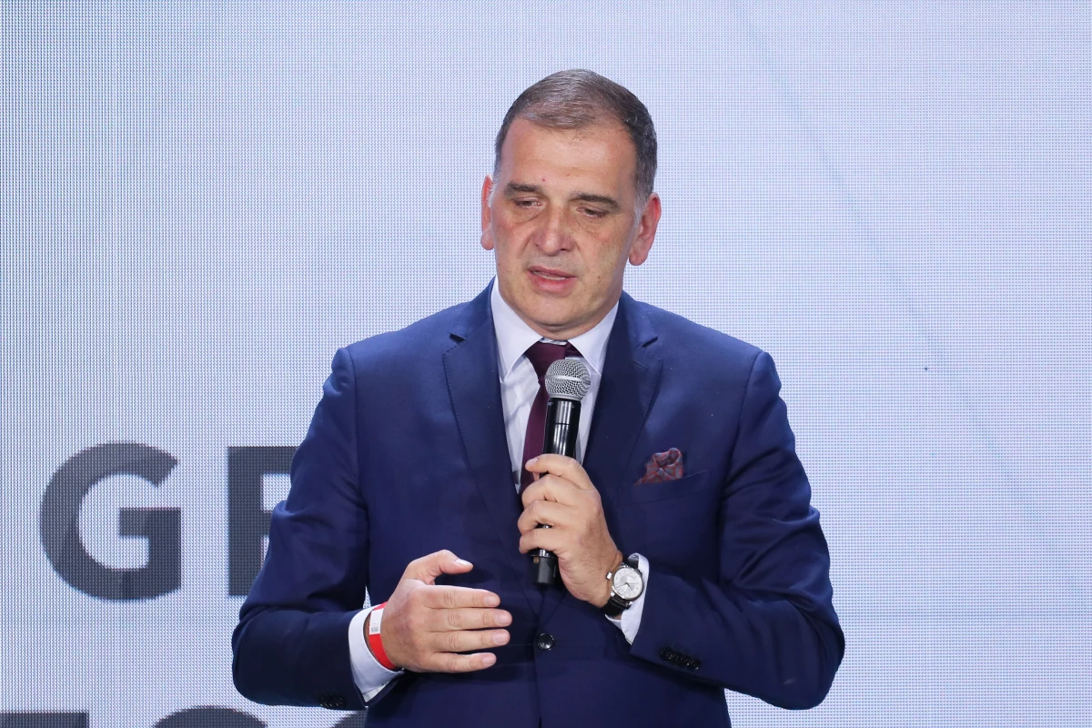 Sąd uwzględnił wniosek śląskiego wydziału Prokuratury Krajowej i przedłużył do 29 października tymczasowe aresztowanie byłego podsekretarza stanu w Ministerstwie Skarbu Państwa Rafała Baniaka - dowiedziała się PAP.