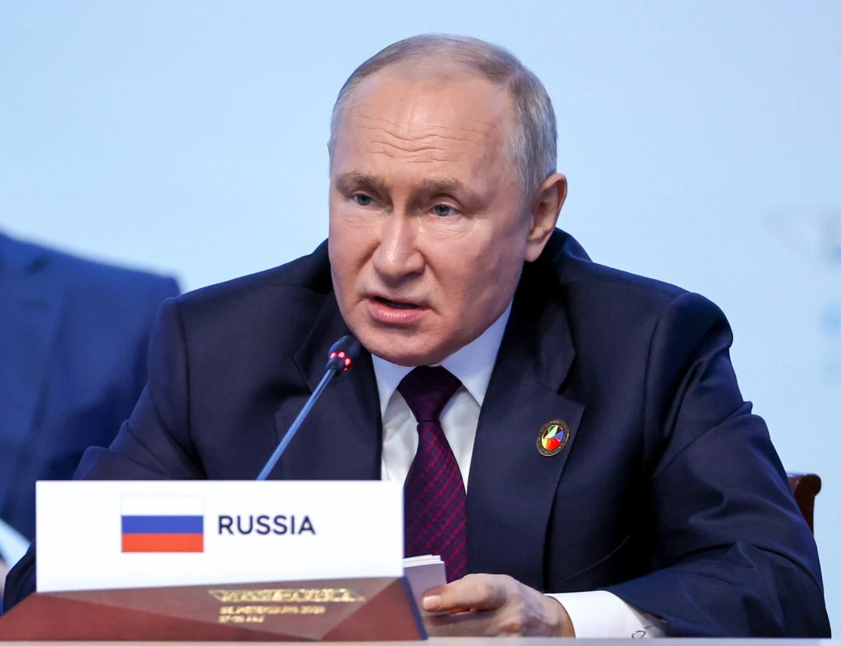 Prezydent Zimbabwe nie chce darmowego zboża z Rosji, a prezydent Egiptu spóźnił się na spotkanie z Władimirem Putinem i wezwał Rosję do wznowienia umowy zbożowej. Nie wszystko na szczycie Rosja-Afryka w Petersburgu przebiega po myśli Putina.