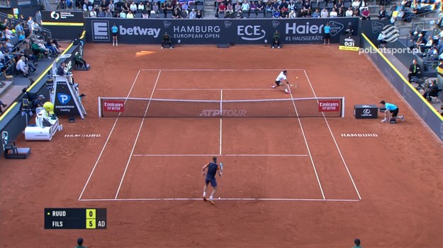 Skrót meczu ćwierćfinału turnieju ATP w Hamburgu Casper Ruud - Arthur Fils 0:6, 4:6.

