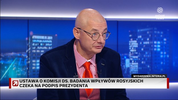 Odnosząc się do tematu komisji ds. badania wpływów rosyjskich, Michał Kamiński stwierdził, że będzie ona miała znaczenie kampanijne. - Ale jak to bywa - kto mieczem wojuje, od miecza ginie. Komisja niczego nie wykaże, natomiast zwróci uwagę opinii publicznej na to, że w Polsce trzeba zająć się realną oceną skali wpływów rosyjskich. Nie wiem, czy obóz władzy jest naprawdę tym zainteresowany - dodał.Senator w "Gościu Wydarzeń" stwierdził, że w sprawie "rosyjskich rakiet nad Polską", nie wezwano rosyjskiego ambasadora do MSZ. - Rząd PiS pozwolił na to, by Rosjanie napluli nam w twarz - powiedział.