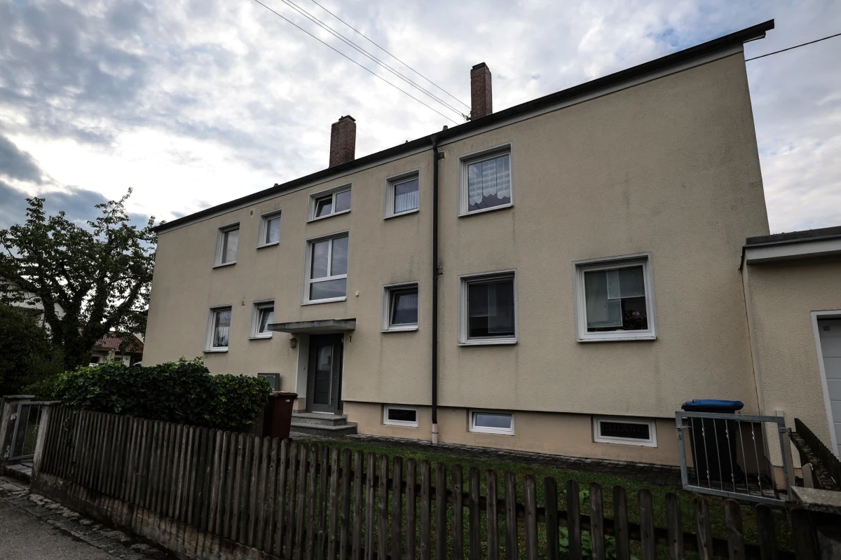 Trzy osoby zginęły, a dwie zostały ciężko ranne w strzelaninie w miejscowości Langweid w pobliżu Augsburga w Bawarii - poinformowała miejscowa policja.