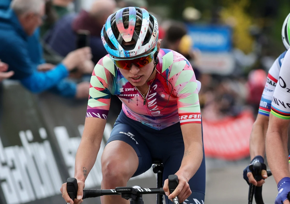 ​Katarzyna Niewiadoma (Canyon-SRAM) zajęła drugie miejsce na 7. etapie kolarskiego wyścigu Tour de France, z metą na słynnej przełęczy Col du Tourmalet. Straciła prawie dwie minuty do Holenderki Demi Vollering (SD Worx-Protime), która została nową liderką. Polka awansowała na drugie miejsce.