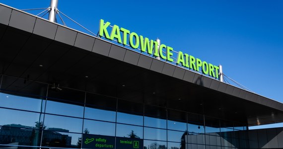 Handlarz bronią zatrzymany na lotnisku w Pyrzowicach pod Katowicami. Mężczyzna był poszukiwany przez Interpol. Straż graniczna przekazała go już policji.