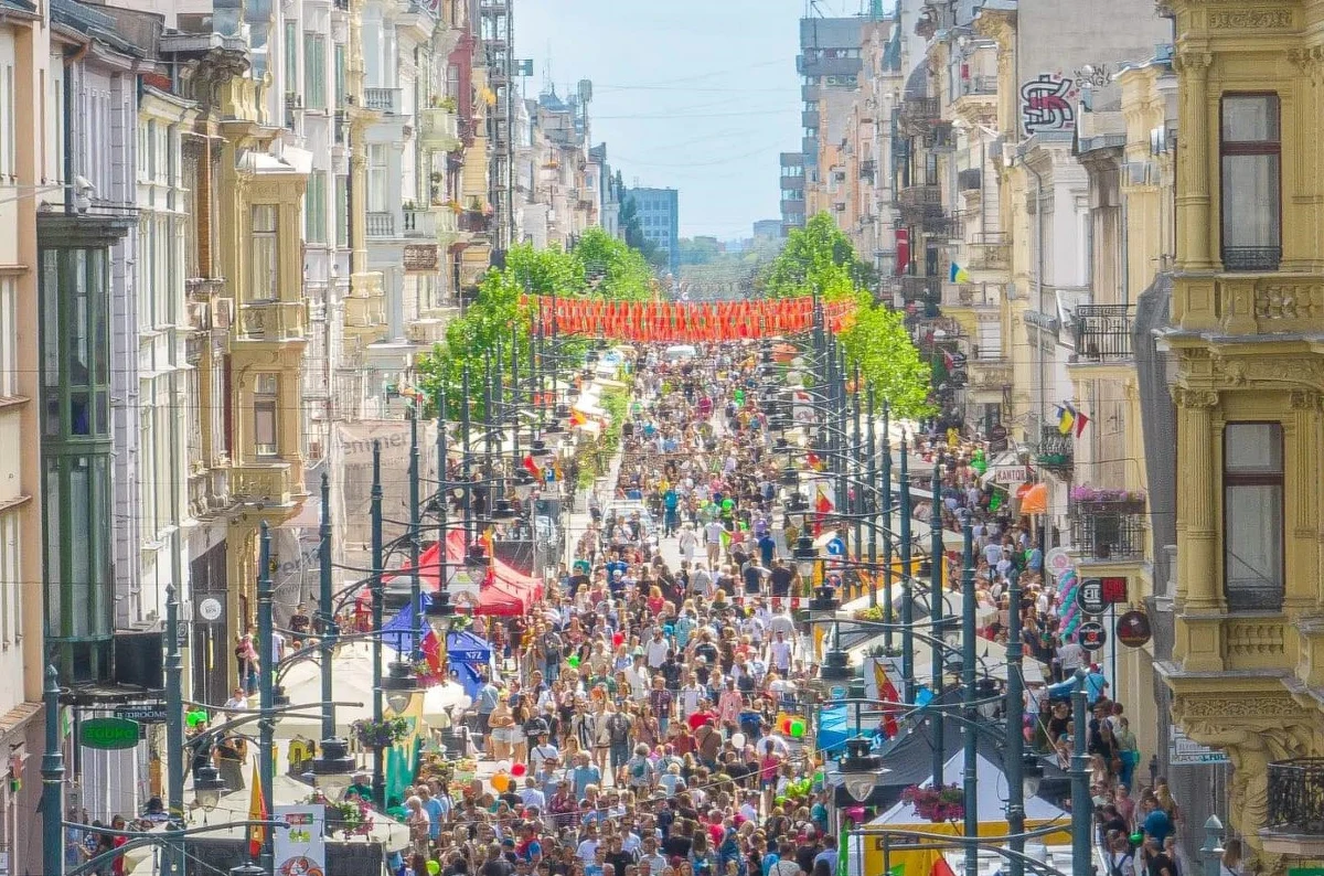 W ten weekend Łódź obchodzi 600. urodziny. Chociaż główne obchody przypadały na sobotę, to dzisiaj nie zwalniamy w świętowaniu! Główną atrakcją zaplanowaną na niedzielę są urodzinowe przyjęcia wśród zieleni.