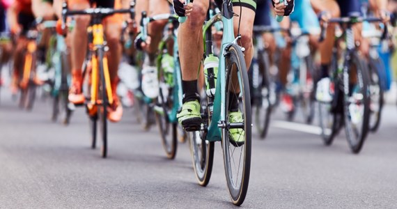 Kierowcy poruszający się w niedzielę po dolnośląskich drogach muszą liczyć się w utrudnieniami związanymi z wyścigiem Tour de Pologne. Drugi etap 80. Tour de Pologne rozpocznie się w Lesznie i zakończy w Karpaczu, co oznacza, że kolarze przejadą przez siedem dolnośląskich powiatów.