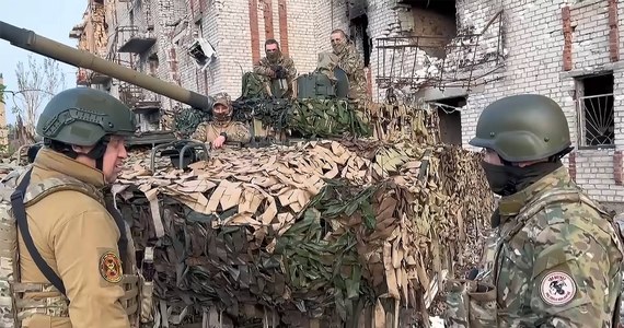 Od połowy lipca co najmniej kilka tysięcy najemników Grupy Wagnera wprowadziło się do bazy wojskowej we wsi Cel w środkowej Białorusi, ale pozostaje niejasne, co się stało z ich ciężkim sprzętem - przekazało brytyjskie ministerstwo obrony.