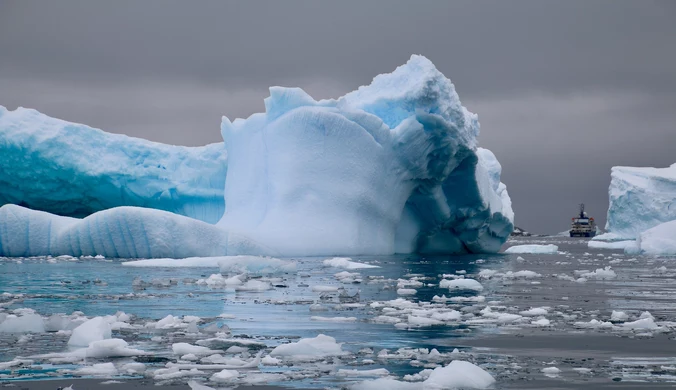 Rekordowo niski poziom lodu na Antarktydzie. Naukowcy o przełomowych zmianach