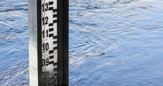 W związku z prognozowanymi wcześniej w regionie burzami z gradem Wojewódzkie Centrum Zarządzania Kryzysowego w Rzeszowie wydało w niedzielę kolejne ostrzeżenie. Chodzi o gwałtowne wzrosty stanów wody na niektórych odcinkach rzek w regionie.