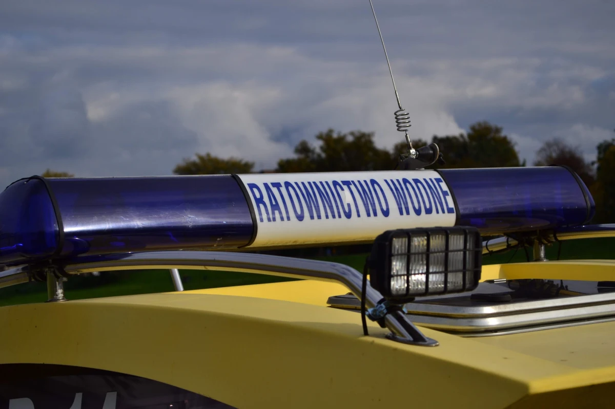 Ciało 51-letniego mężczyzny wyłoniono w niedzielę rano z Zalewu Zemborzyckiego w Lublinie. To siódma ofiara wody w tym sezonie letnim w regionie - podała lubelska policja.
