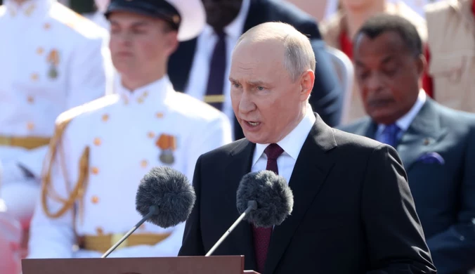Władimir Putin na paradzie morskiej w Petersburgu. Ani słowa o wojnie w Ukrainie