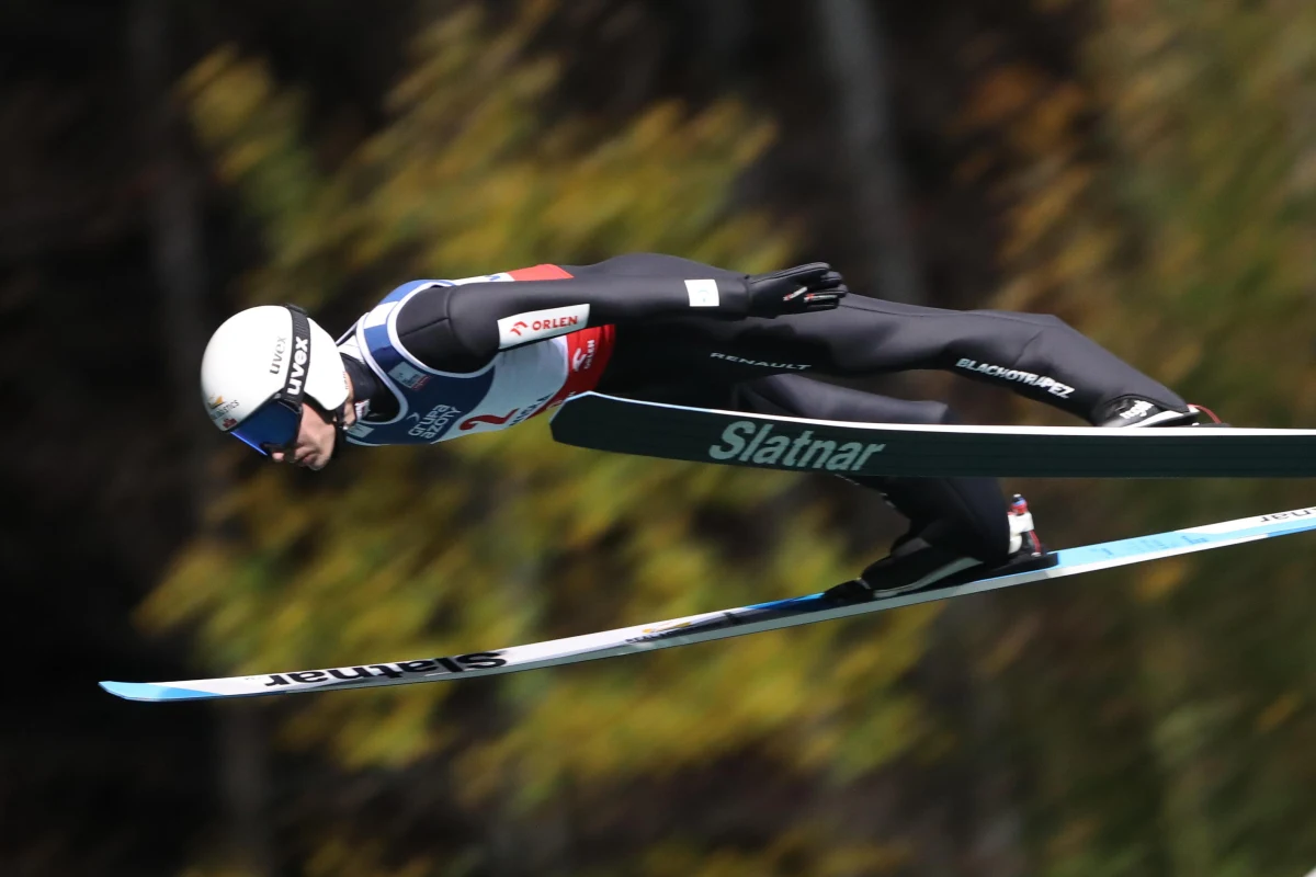 Klemens Murańka zajął ósme miejsce i był najlepszy z Polaków w drugich w sezonie zawodach Letniej Grand Prix w skokach narciarskich we francuskim Courchevel. Zwyciężył Bułgar Władimir Zografski - to jego pierwsze w wieloletniej karierze zwycięstwo w LGP.