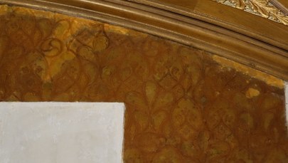 W Pałacu Rodziny Poznańskich odkryto tapety z początku XX wieku