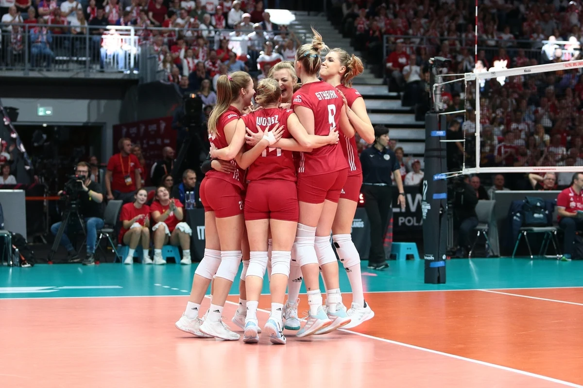 Przygotowująca się do mistrzostw Europy reprezentacja polskich siatkarek rozegra w najbliższym tygodniu w Krośnie i Mielcu trzy mecze towarzyskie z Turczynkami. Będą to ostatnie sprawdziany podopiecznych Stefano Lavariniego przed wylotem do Belgii. Tam nasze kadrowiczki rozegrają fazę grupową mistrzostw Europy.